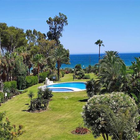 Spacious Beachfront Town House In Estepona With Fully Equipped Kitchen, Pools, Garden, Sea View Exterior foto