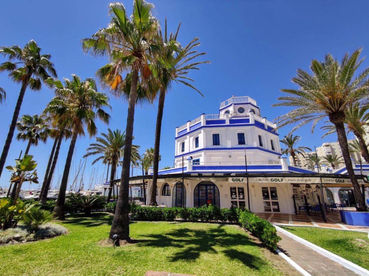 Spacious Beachfront Town House In Estepona With Fully Equipped Kitchen, Pools, Garden, Sea View Exterior foto
